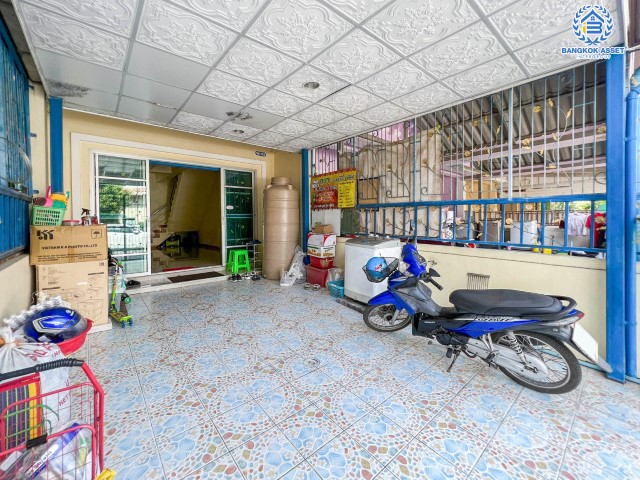 *****ทาวน์เฮ้าส์มือสองย่านนนทบุรี ม.เหนือฟ้าโฟร์ บ้านกล้วย-ไทรน้อย เนื้อที่ 17 ตร.ว. ฟังก์ชัน 2 ห้องนอน 2 ห้องน้ำ 1 ที่จอดรถ แถมฟรี! 1 เครื่องปรับอากาศ 1 เครื่องดูดควัน ทำเลดี เพียง 10 นาทีถึงถ.กาญจนาภิเษก ใกล้เซ็นทรัลเวสท์เกต และรถไฟฟ้าสายสีม่วง "สถานีคลองบางไผ่" ราคาไม่แพง!